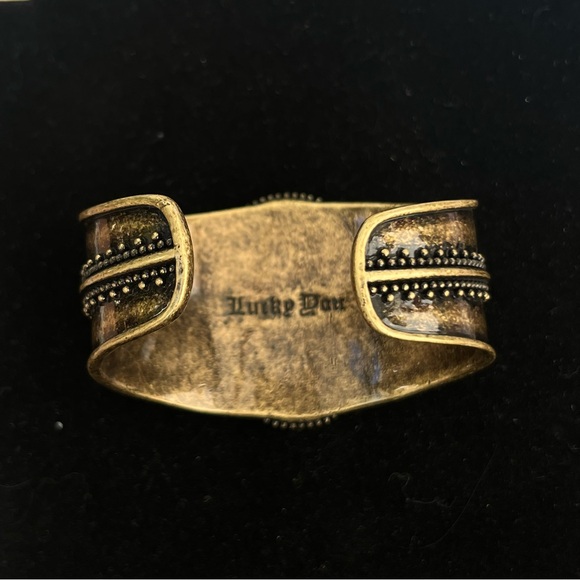 Lucky You Vintage inspired Gold-Tone Cuff Bracelet with Multicolor Stones - Picture 5 of 9